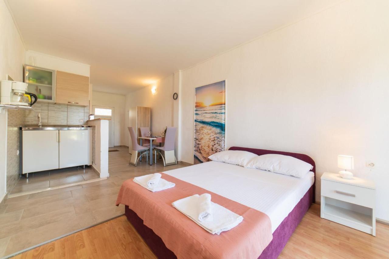 Apartment Livaja Kaštel Novi Exterior foto
